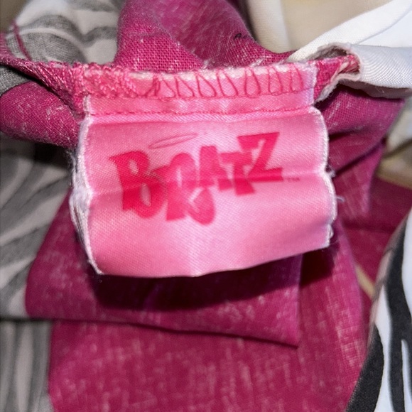 Bratz pink zebra print pillow case - Picture 7 of 7